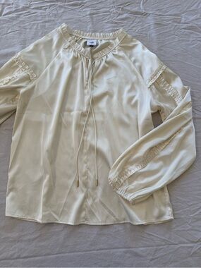 Cabi Chloe Blouse #4911 Ivory White Matte Satin Ruffle Long Sleeve Top [S]